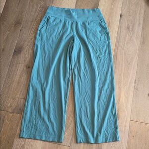Athleta Sage Green Pants wide leg size xl athletic outdoors